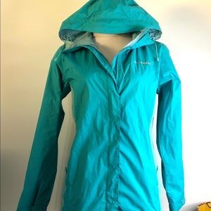 COLUMBIA WOMENS ZIP UP JACKET